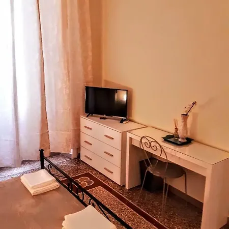 בית אירוח Sonny House Re Di Affittacamere